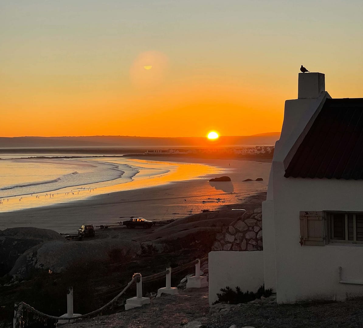 Sonnenuntergang am Strand. Paternoster Südafrika