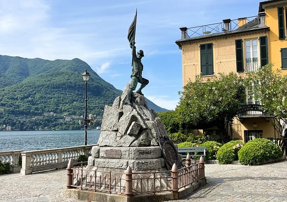 Travelbuddies at Lake Como