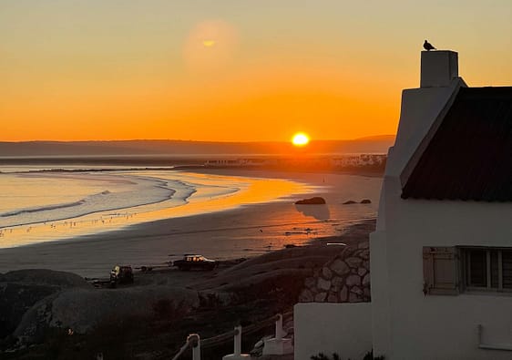 Sonnenuntergang am Strand. Paternoster Südafrika