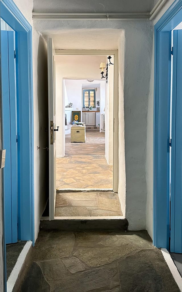 Old farmhouse on Andros, Greece.Wohnzimmer in Ferienhaus auf Andros