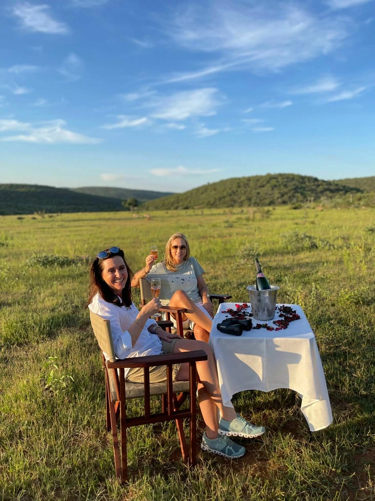 Travelbuddieslifestyle at Sediba Lodge enjoying sundowners