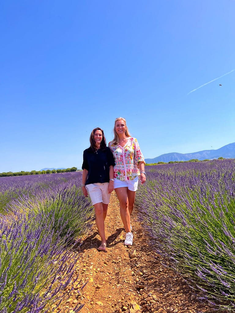 Travel Buddies Lifestyle in den Lavendelfeldern