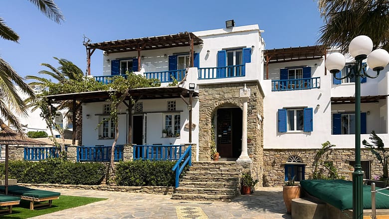 Akti Aegeou a family-friendly resort on Tinos. Ein familienfreundliches Hotel auf Tinos