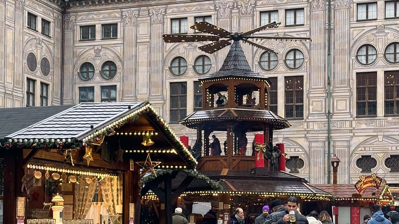 Weihnachtsdorf Residenz München, Christmas village Munich
