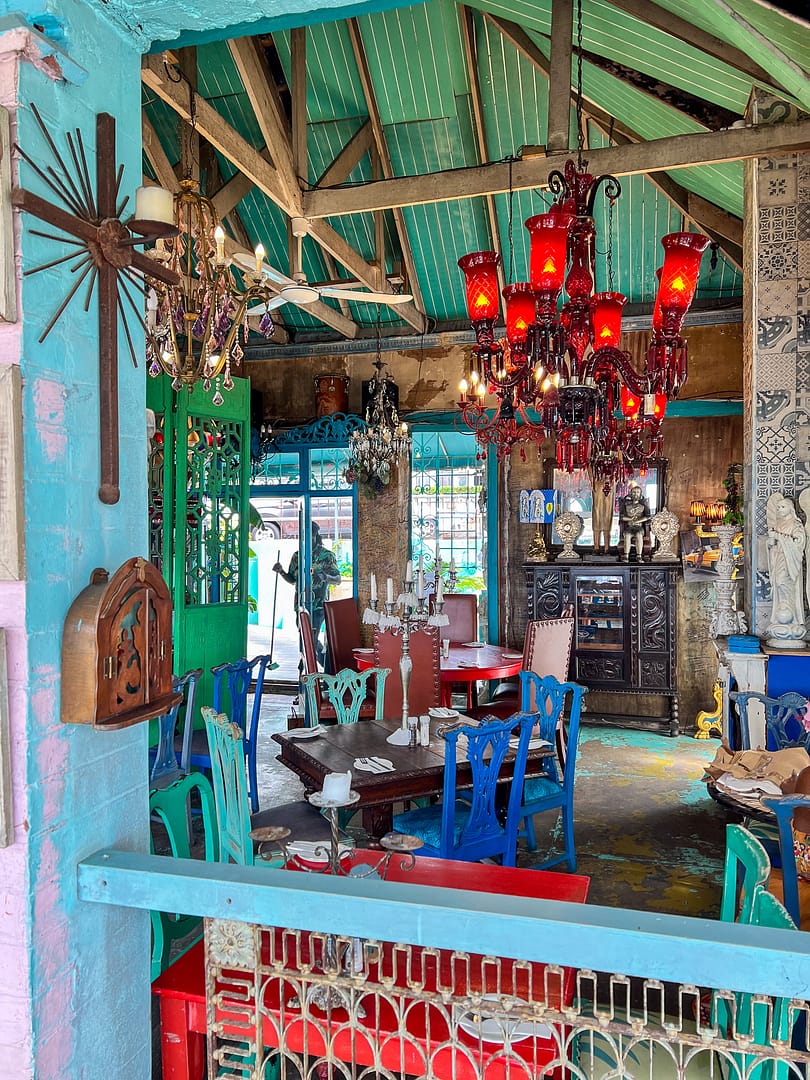 The interior of Cape To Cuba restaurant in Kalk Bay near Cape Town. Kalkbaai in der False Bay